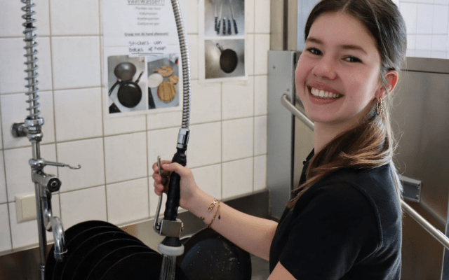 Medewerker spoelkeuken